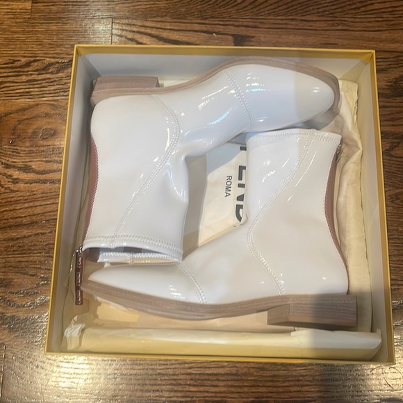 Fendi FFRAME White Patent Boots - Picture 3 of 9